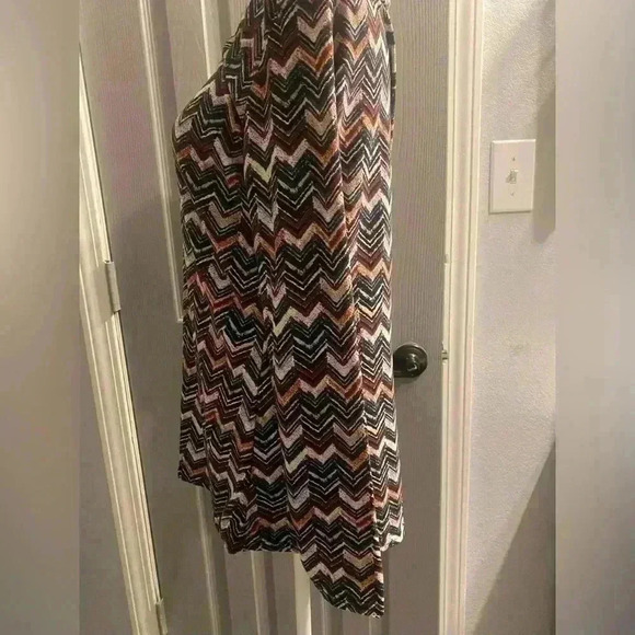 Forbidden Society chevron pattern in fall colors long sleeve stretchy NWOT Med - Picture 5 of 9